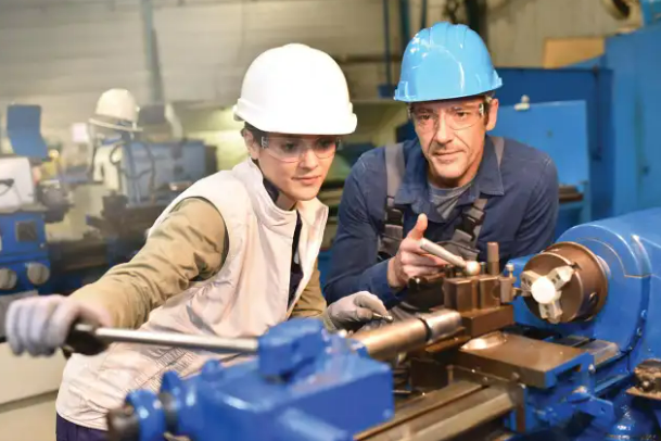 Working Around Moving Equipment for Supervisors for Manufacturing